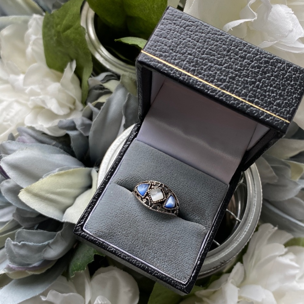Ring - Picture 2 of 5